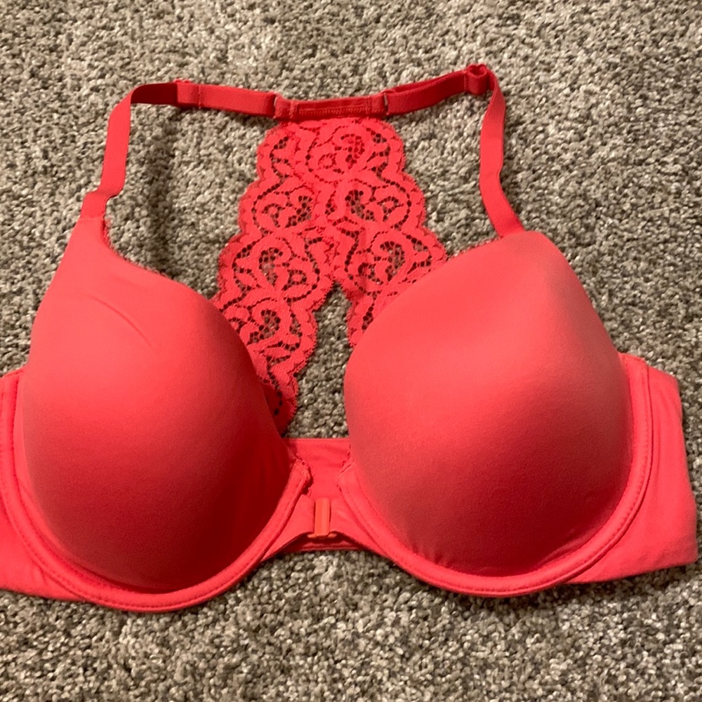 Victoria’s Secret bra 34D